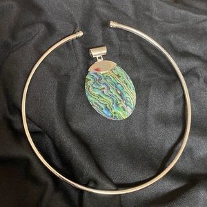 Roundabout necklace